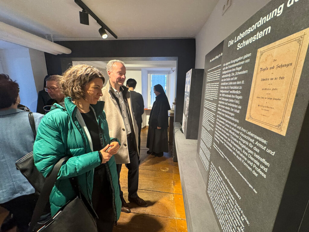 Frau Eisenlohr und Herr Guhl bei der Besichtigung