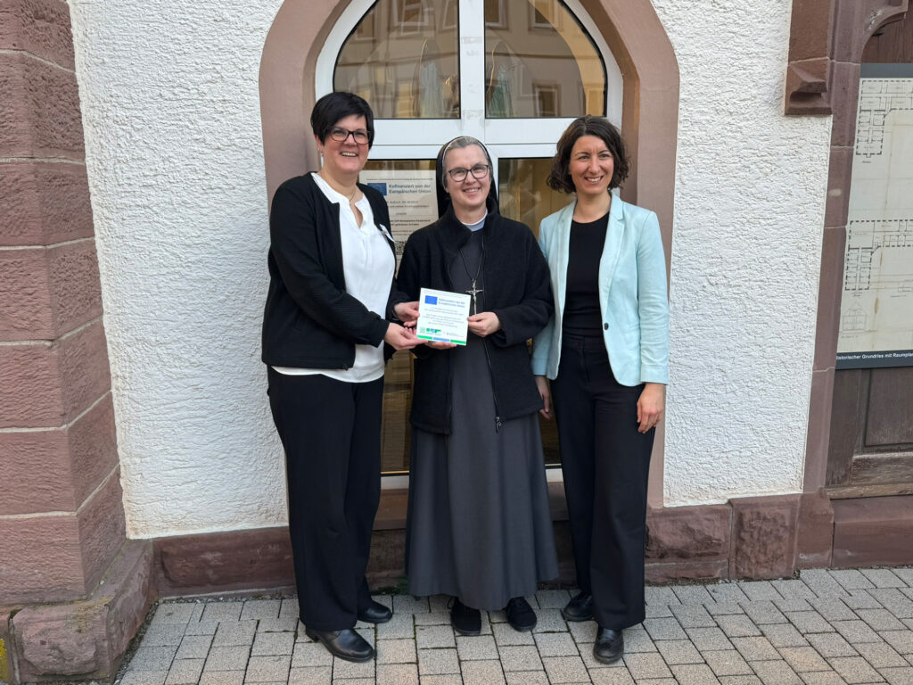 von links Frau Julia Kiefer, Sr. Dorothea, OBin Dorothee Eisenlohr
