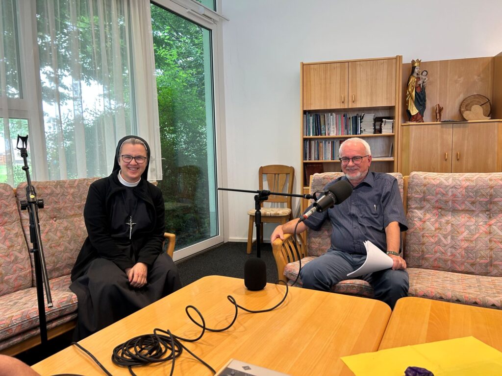 Sr. Dorothea und Ewald Graf bei den Aufnahmen