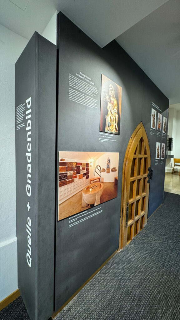 Türe, die früher zur Quelle führte