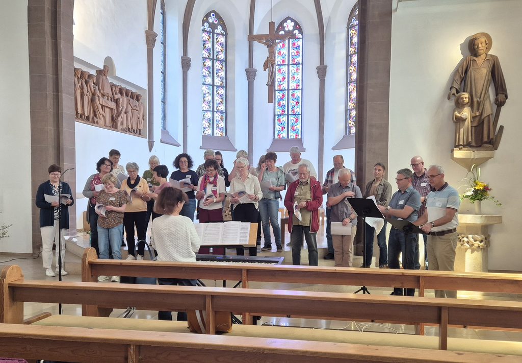 Projektchor beim Abendlob in der Wallfahrtskirche
