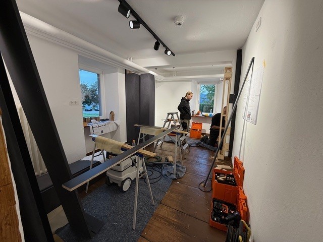 Aufbau der Exponatwände