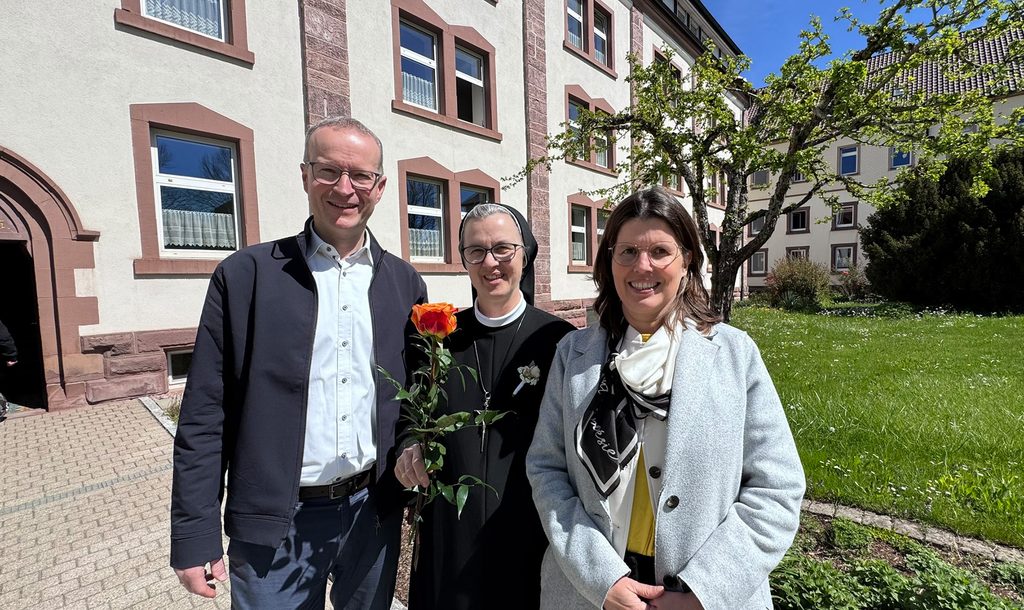 Sr. Dorothea mit den Vorständen der Stiftung St. Franziskus